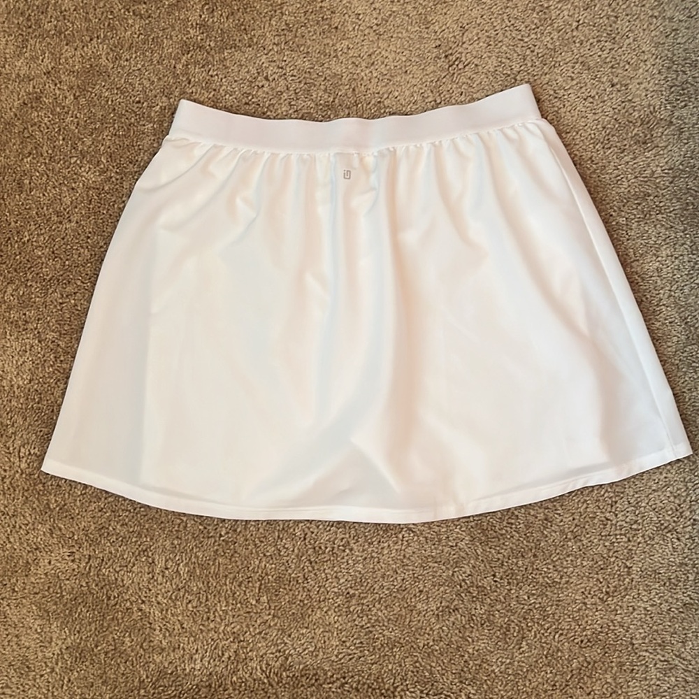 NWOT White Skort - Picture 4 of 8